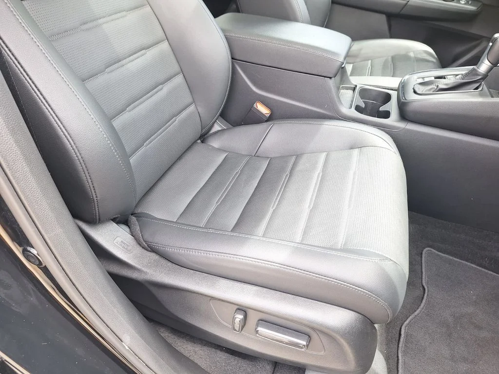 Used 2025 Black Honda EX-L image 29