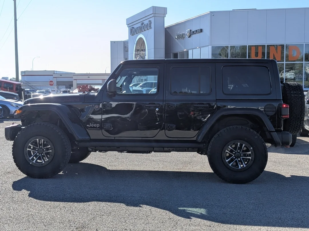 New 2025 Black Jeep Rubicon X - - 4x4 - 35 INCH A/T TIRES - Trailer Tow Group - Offroad Cam & More! image 5