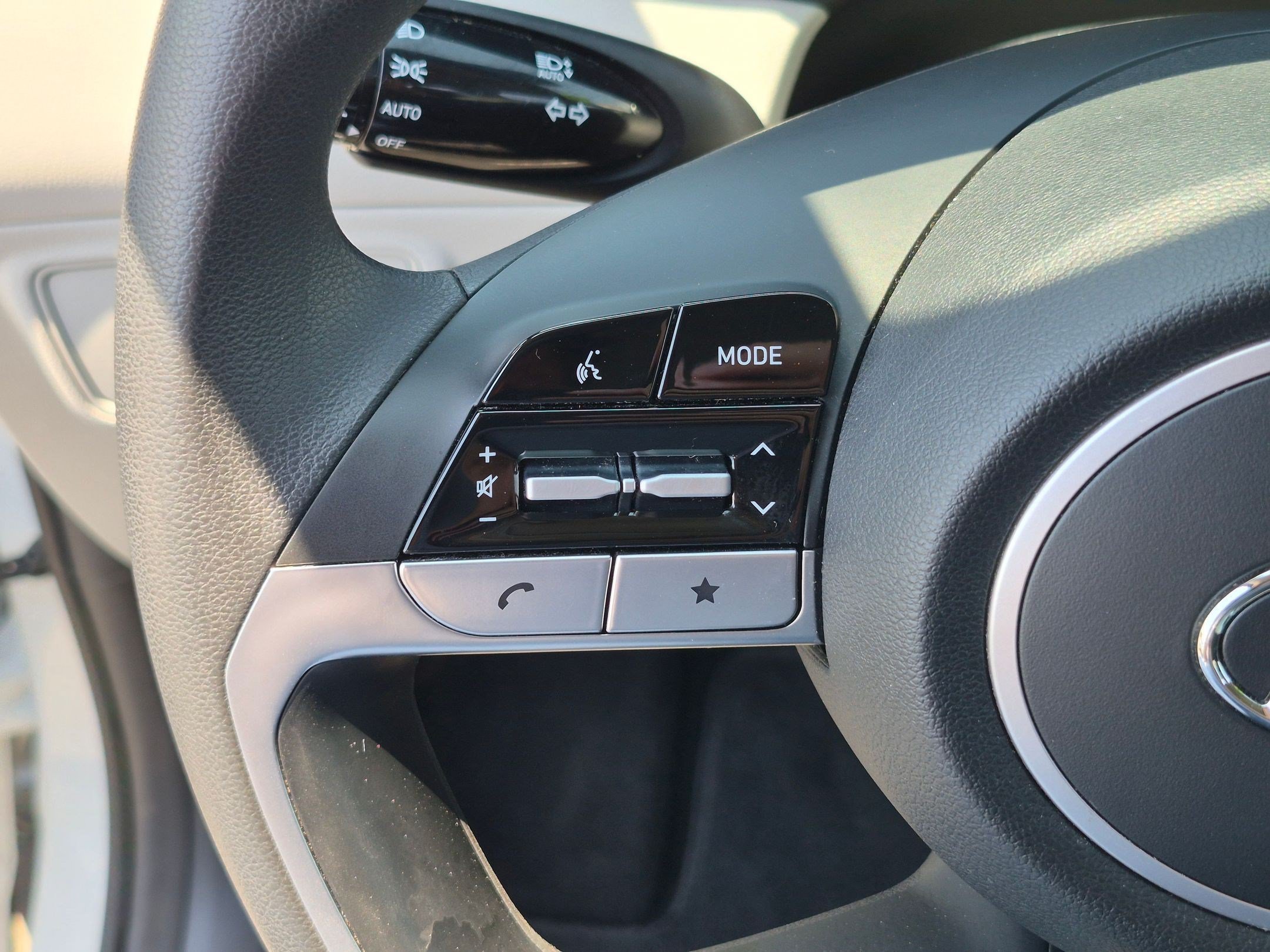 Certified Used 2022 Quartz White Hyundai SEL image 18