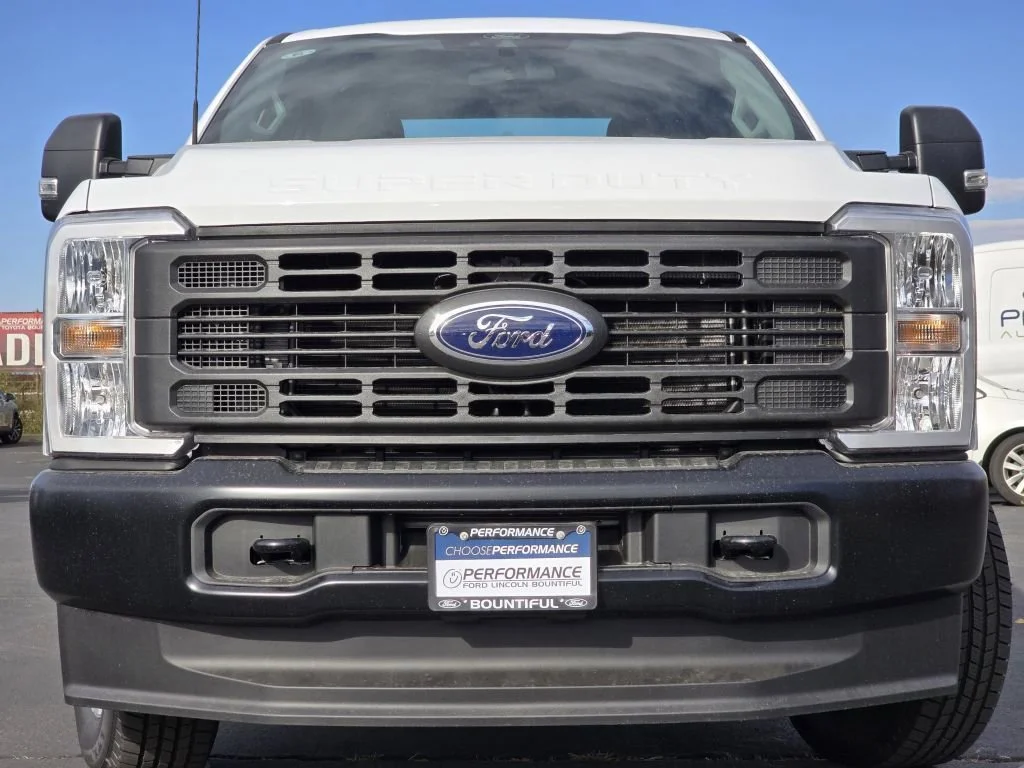 New 2026 Oxford White Ford XL image 3