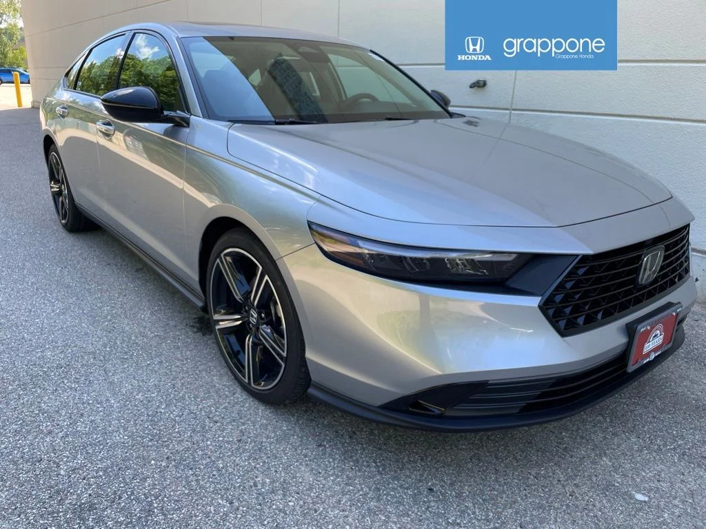 New 2026 Solar Silver Metallic Honda SE image 1