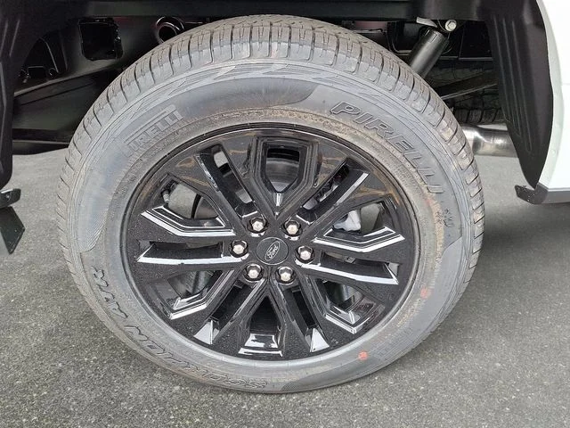New 2026 Avalanche Ford XLT image 6