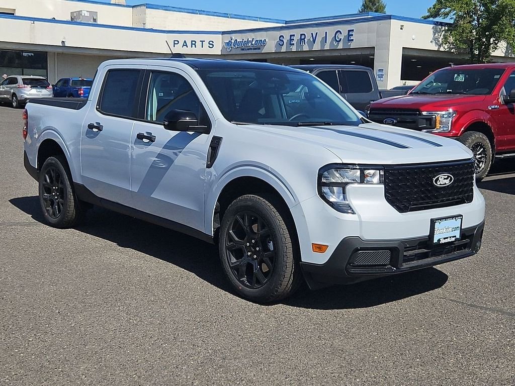 New 2025 Space White Metallic Ford XLT image 40