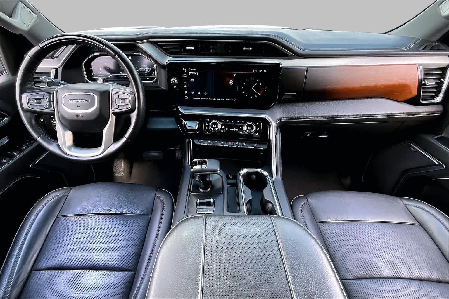 Used 2023 White Frost Tricoat GMC Denali image 16