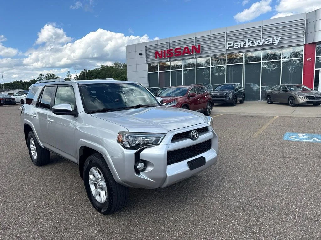 Used 2016 Silver Toyota SR5 image 3
