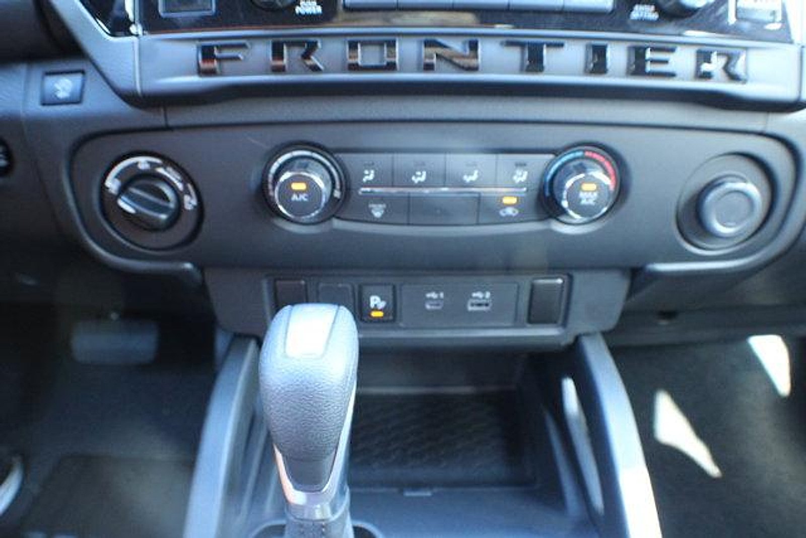 2026 Nissan Frontier SV - Photo 7