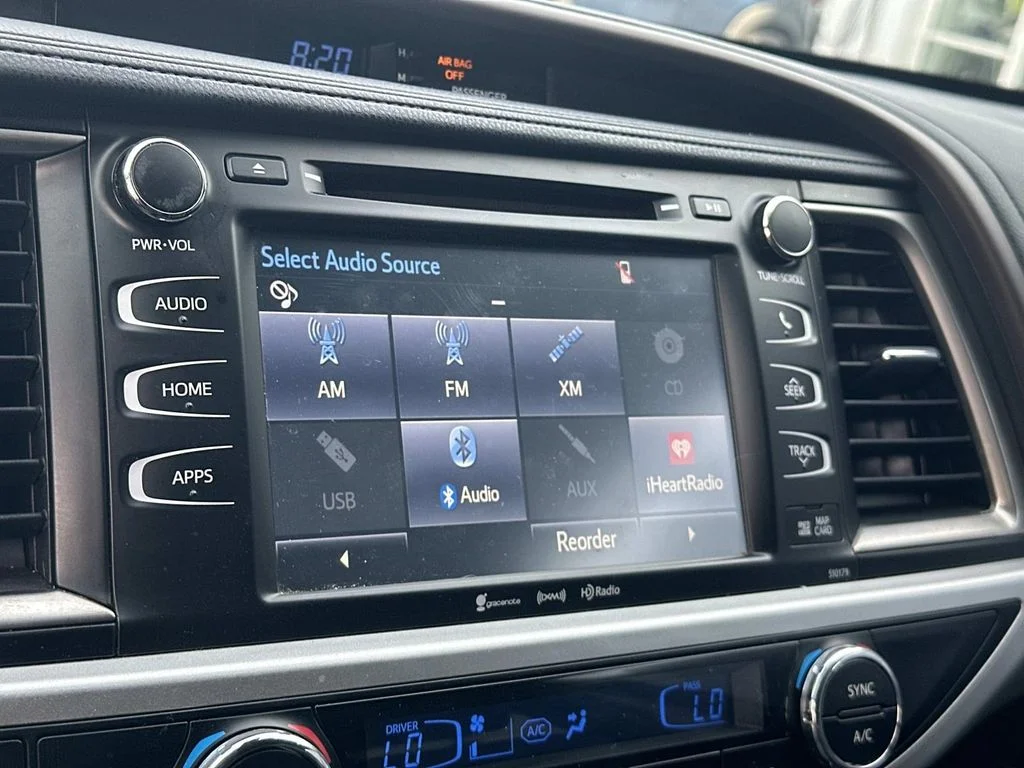 Used 2018 Black Toyota XLE image 3