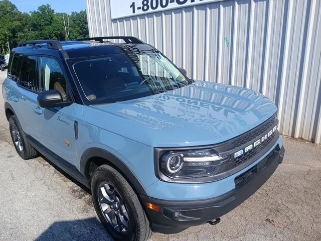 Used 2022 Blue Ford Badlands image 1