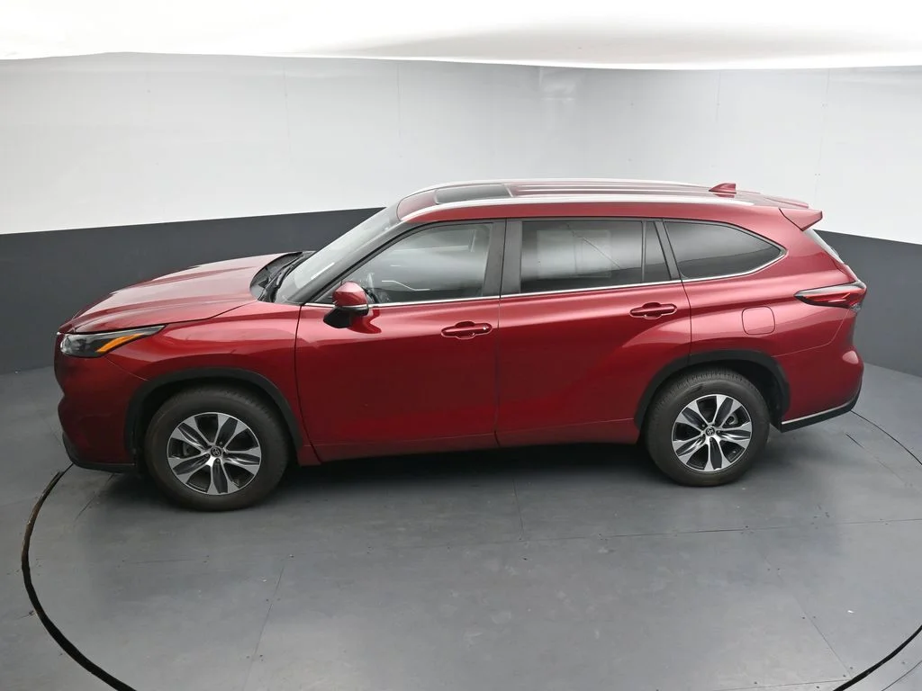 2023 Toyota Highlander XLE - Photo 28