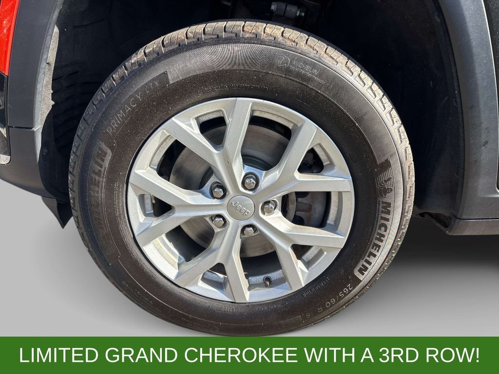 Used 2023  Jeep Limited image 7