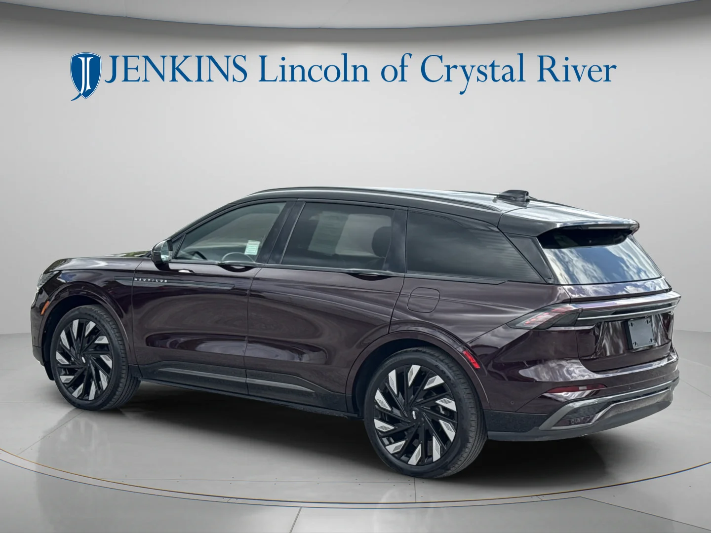 Used 2024 Diamond Red Metallic Clearcoat Lincoln Reserve image 7