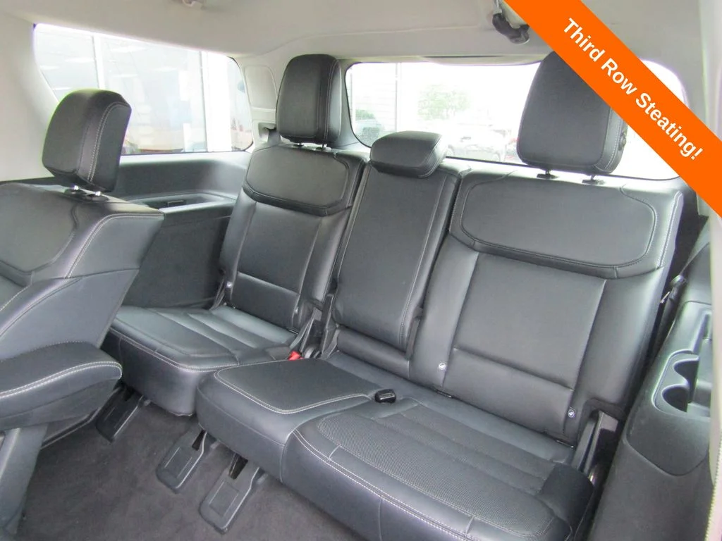 Used 2025 Black Ford Platinum image 19