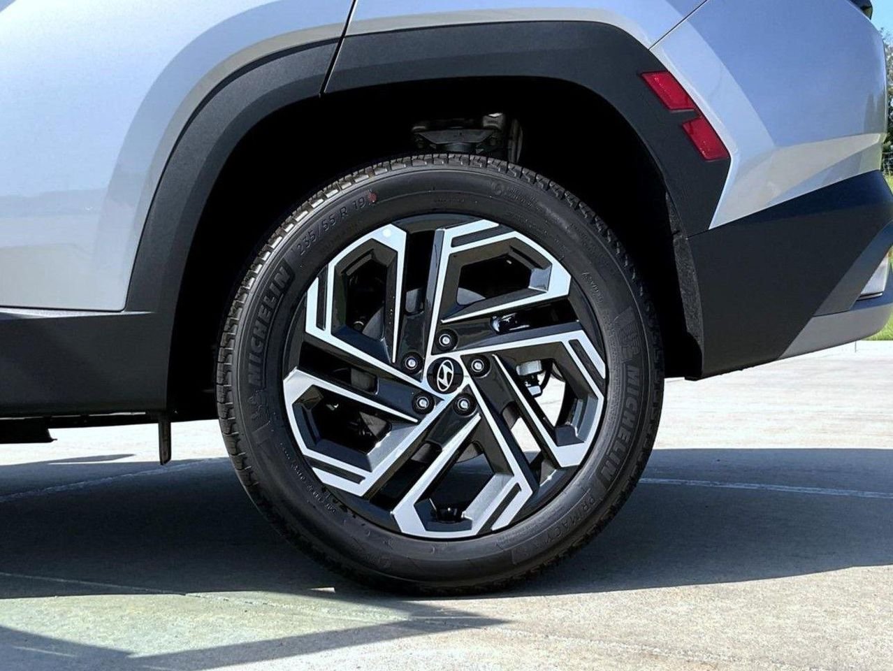 New 2026 Silver Hyundai SEL Plus image 23