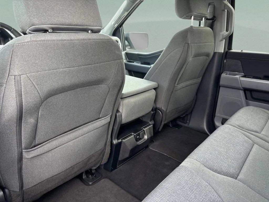 Used 2025 Silver Metallic Ford XLT image 17