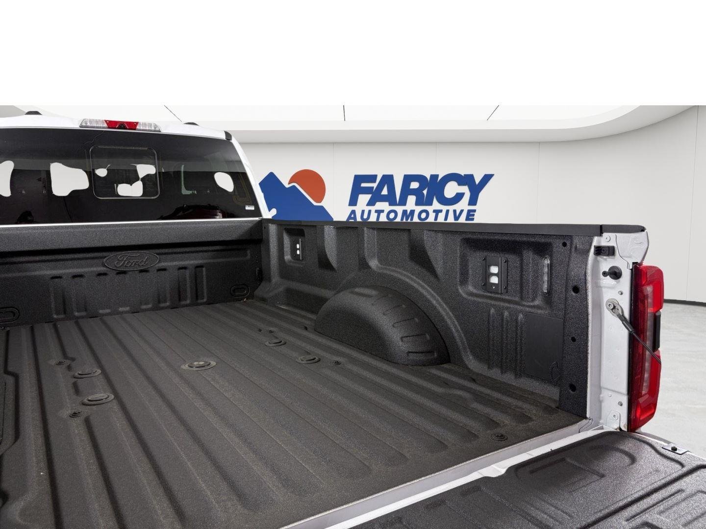 New 2026 Oxford White Ford XL image 7