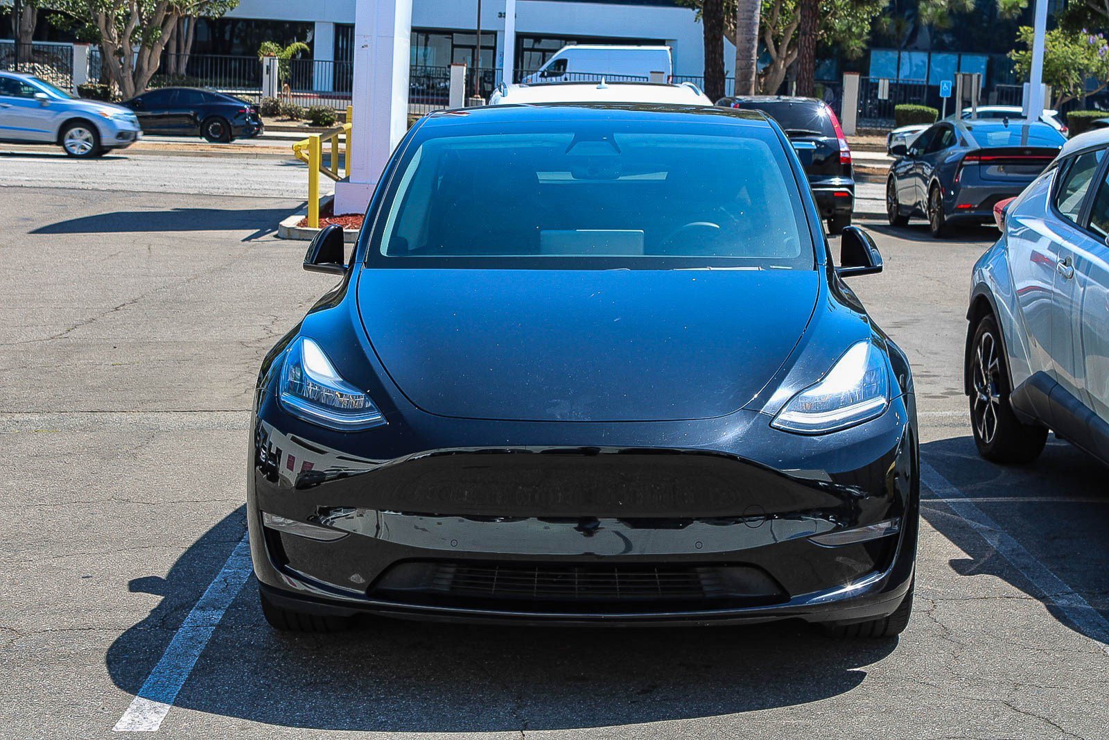 Used 2021 Tesla Model Y Long Range with VIN 5YJYGDEE2MF065370 for sale in Long Beach, CA
