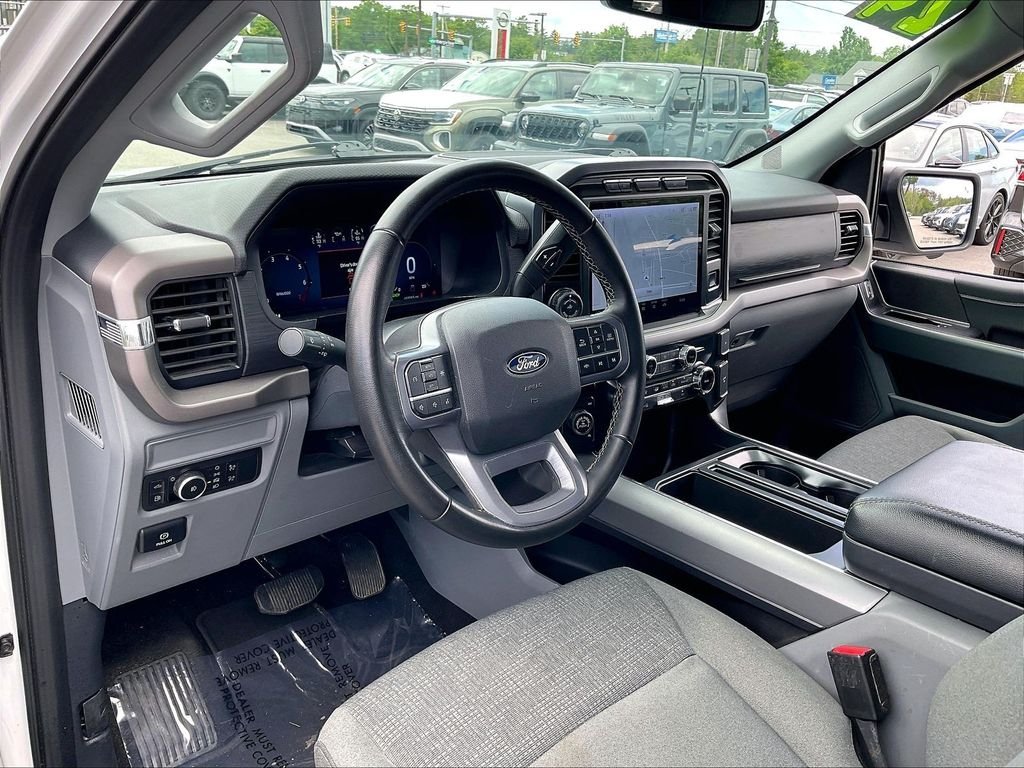 Used 2024 Oxford White Ford XLT image 8