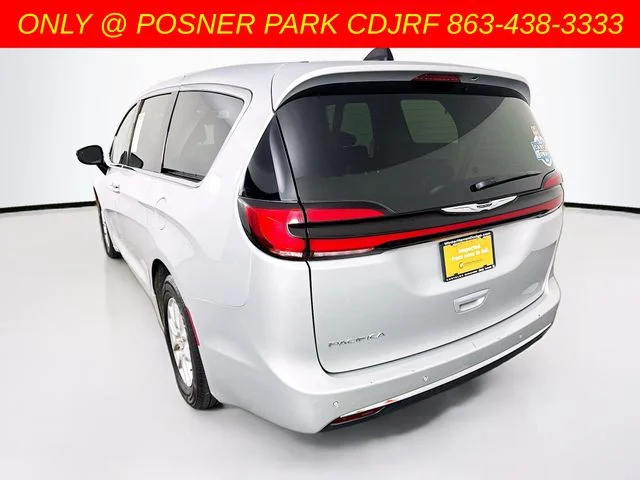 Used 2024 Silver Chrysler Touring L image 5