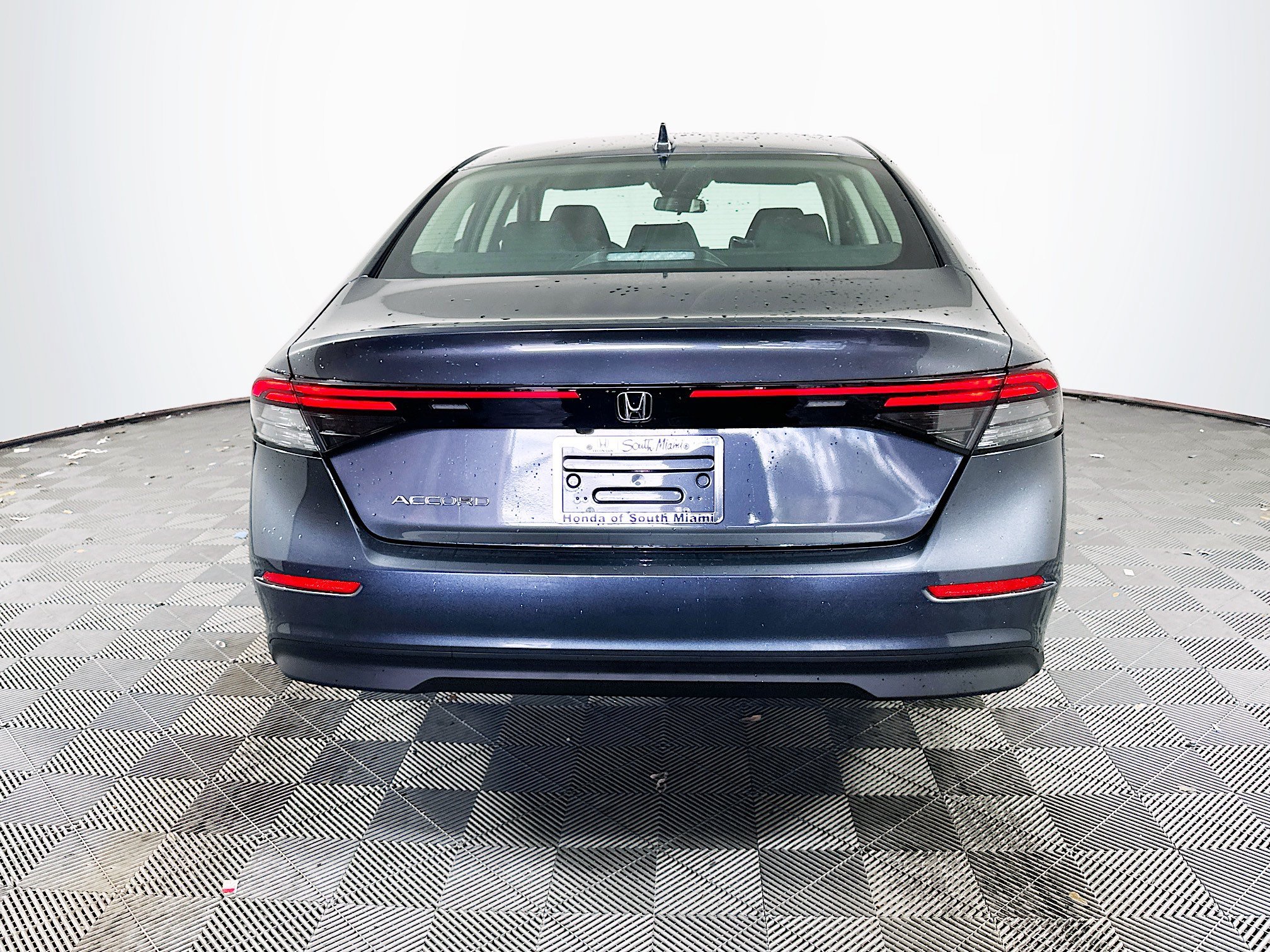Used 2025 Meteorite Gray Metallic Honda LX image 5