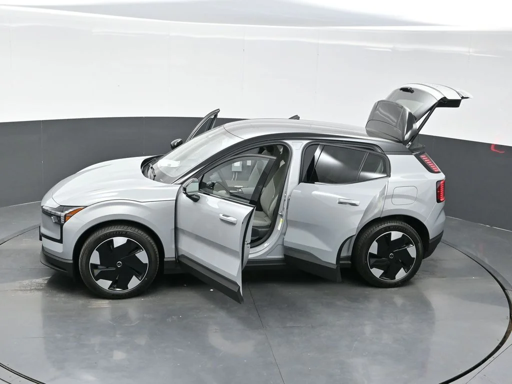 New 2026 Vapour Grey Volvo Twin Motor Performance Plus image 54
