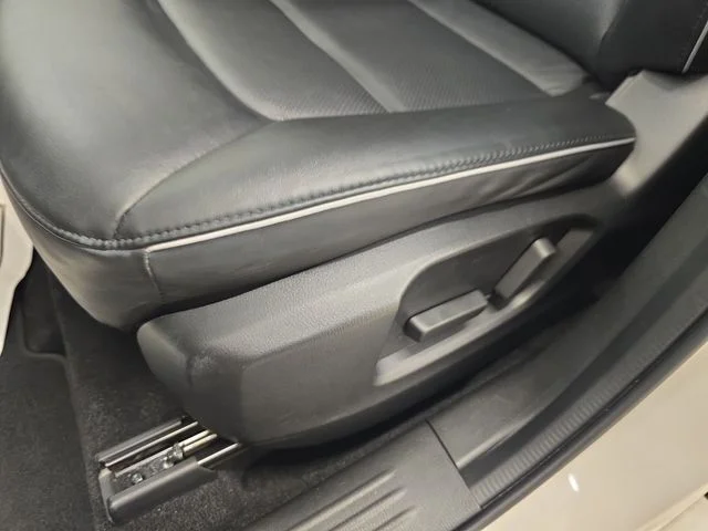 Used 2025 Platinum Mazda 2.5 S Select Package image 33