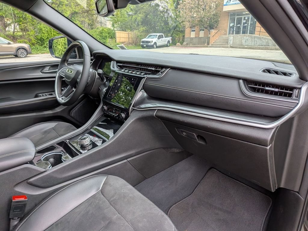 Used 2023 Black Jeep Altitude X image 26