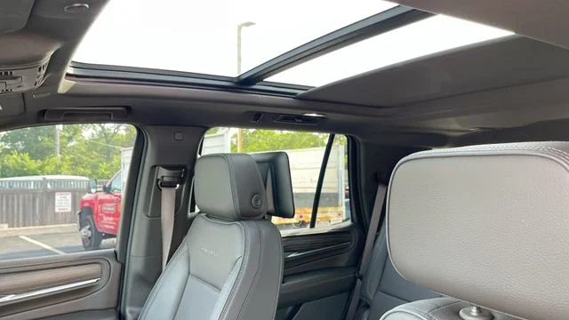 2024 GMC Yukon Denali - Photo 19