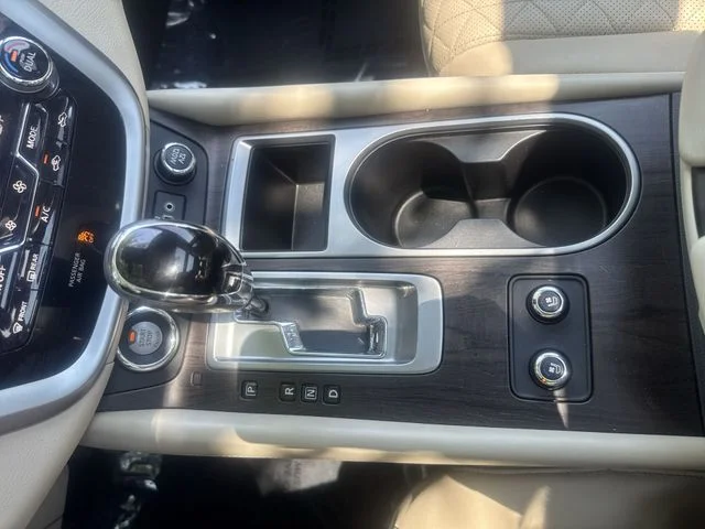 Used 2022 Gray Nissan Platinum image 25