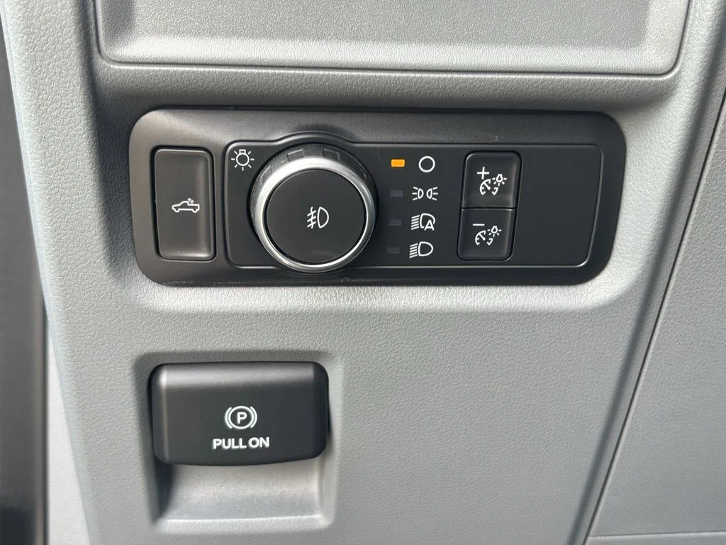 Used 2021 White Ford XLT image 29