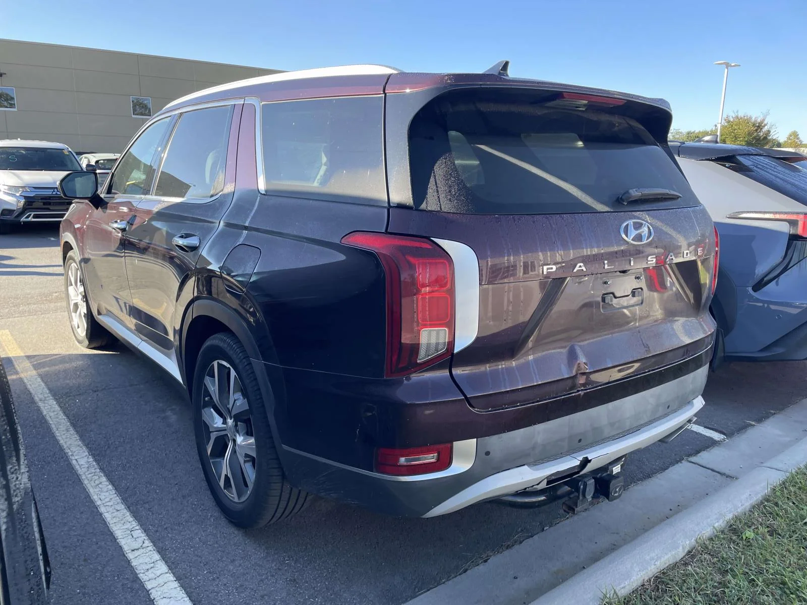 Used 2022 Sierra Burgundy Hyundai SEL image 3
