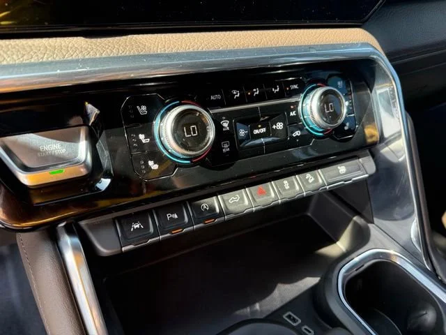 Used 2024 White Frost Tricoat GMC Denali image 29