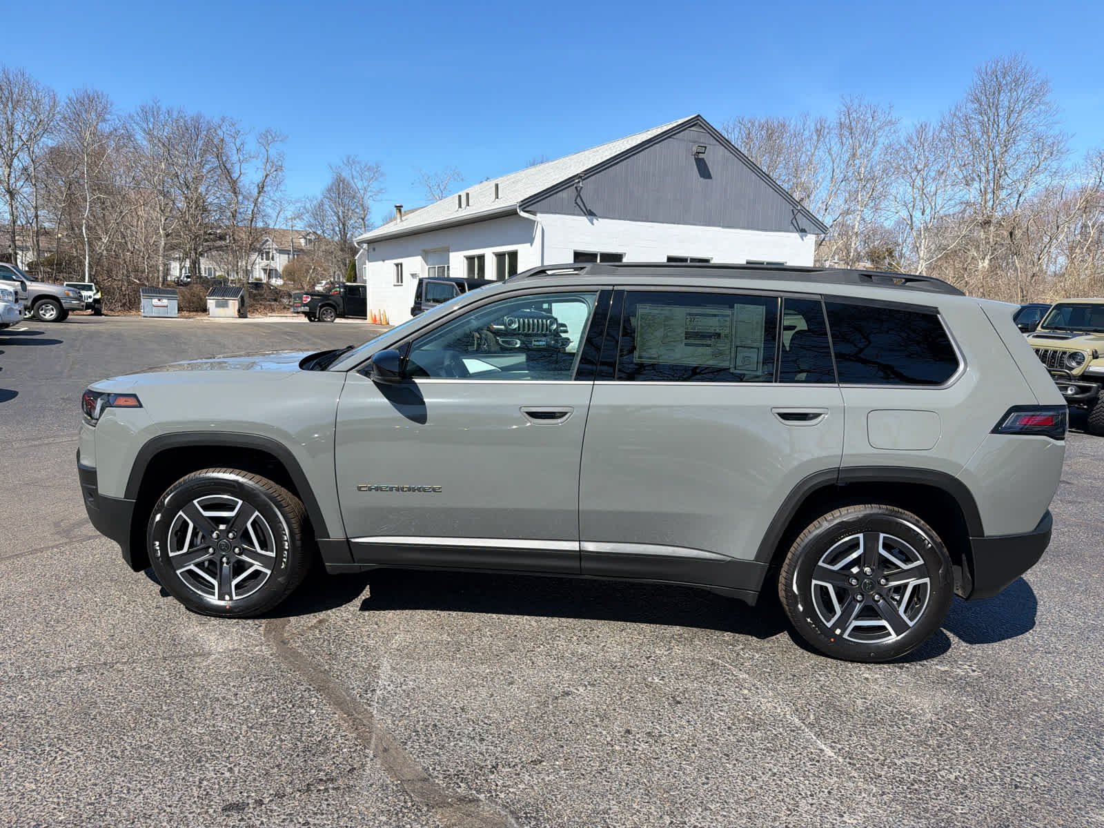 New 2026 Sting-Gray Clear-Coat Exterior Paint Jeep Limited image 5