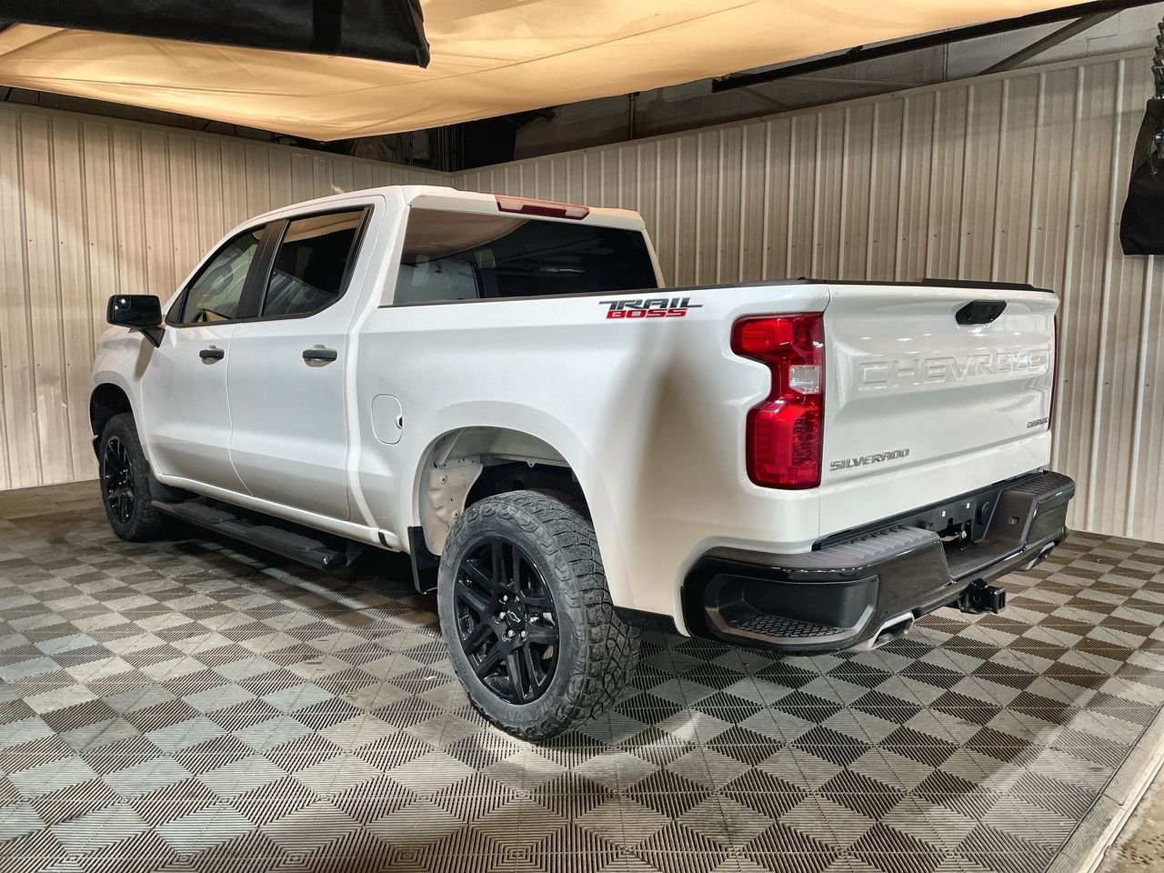 Used 2024 Summit White Chevrolet Custom Trail Boss image 29