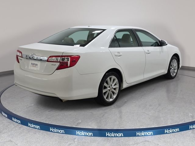 Used 2012 White Toyota XLE image 6