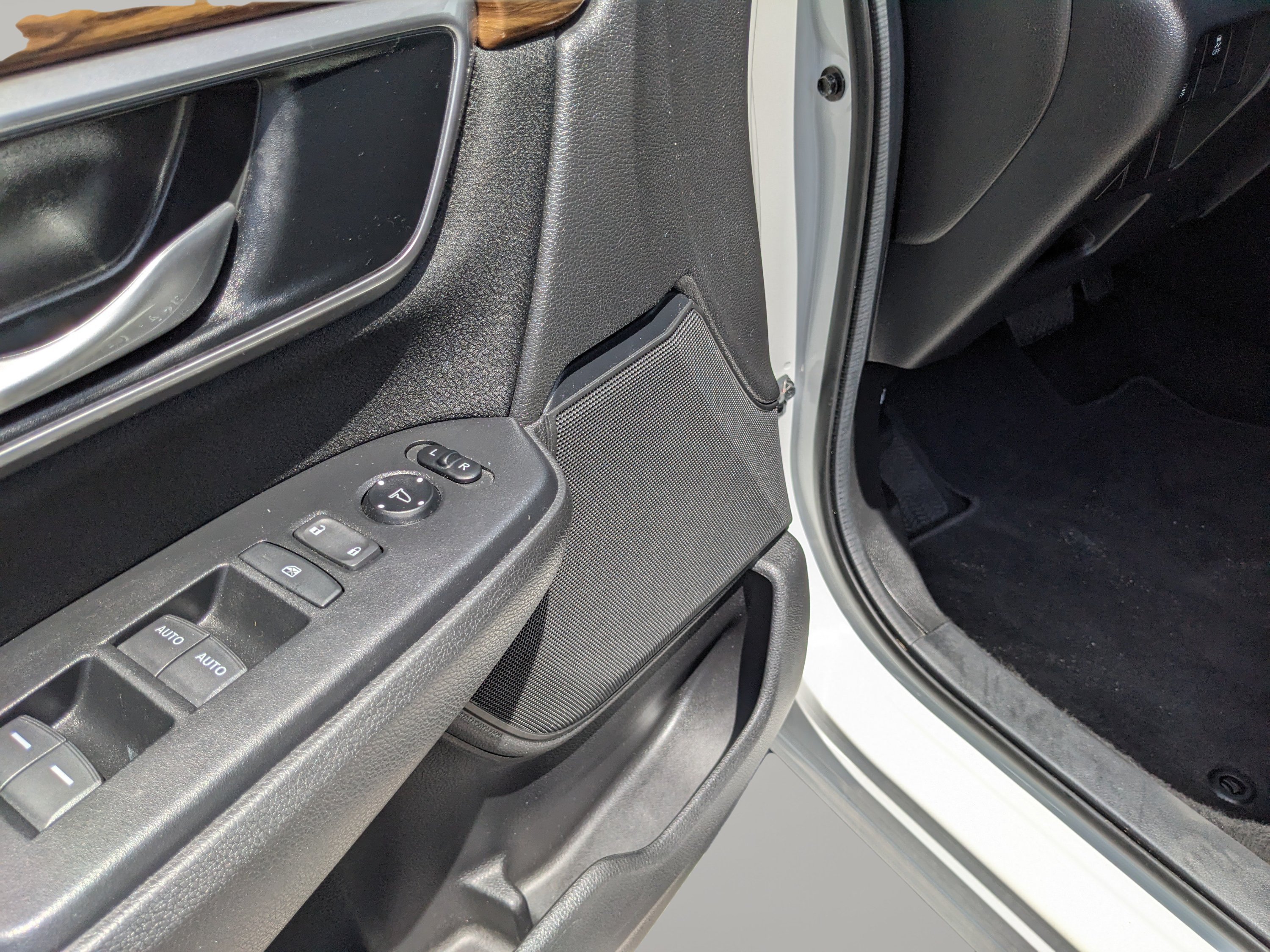 Used 2021 Platinum White Pearl Honda EX image 19