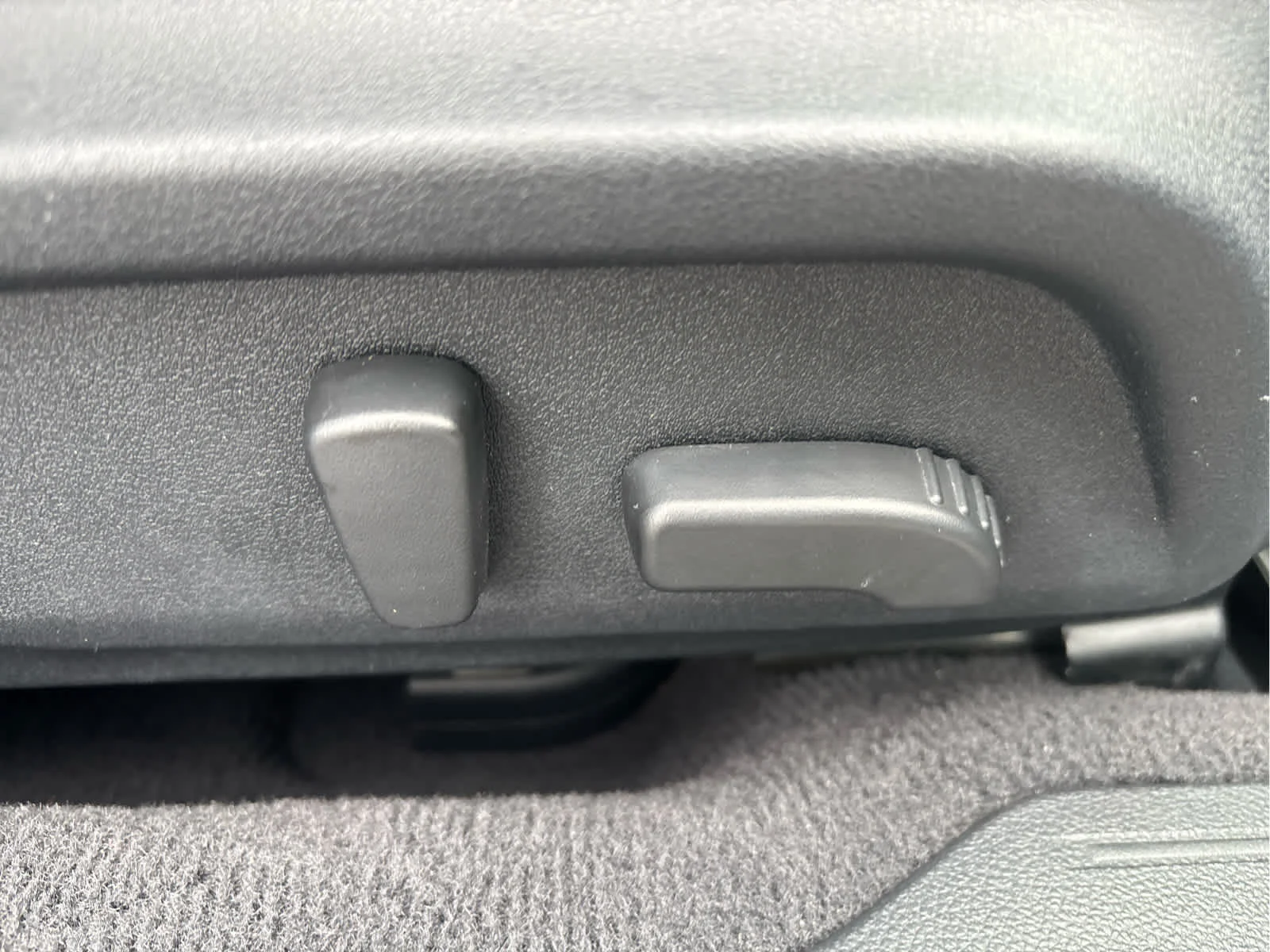 Used 2018 Magnetite Gray Metallic Subaru Limited image 26