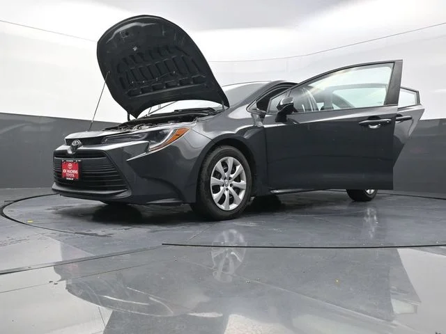 Used 2024  Toyota LE image 41