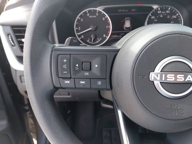 Used 2023 Gray Nissan S image 13