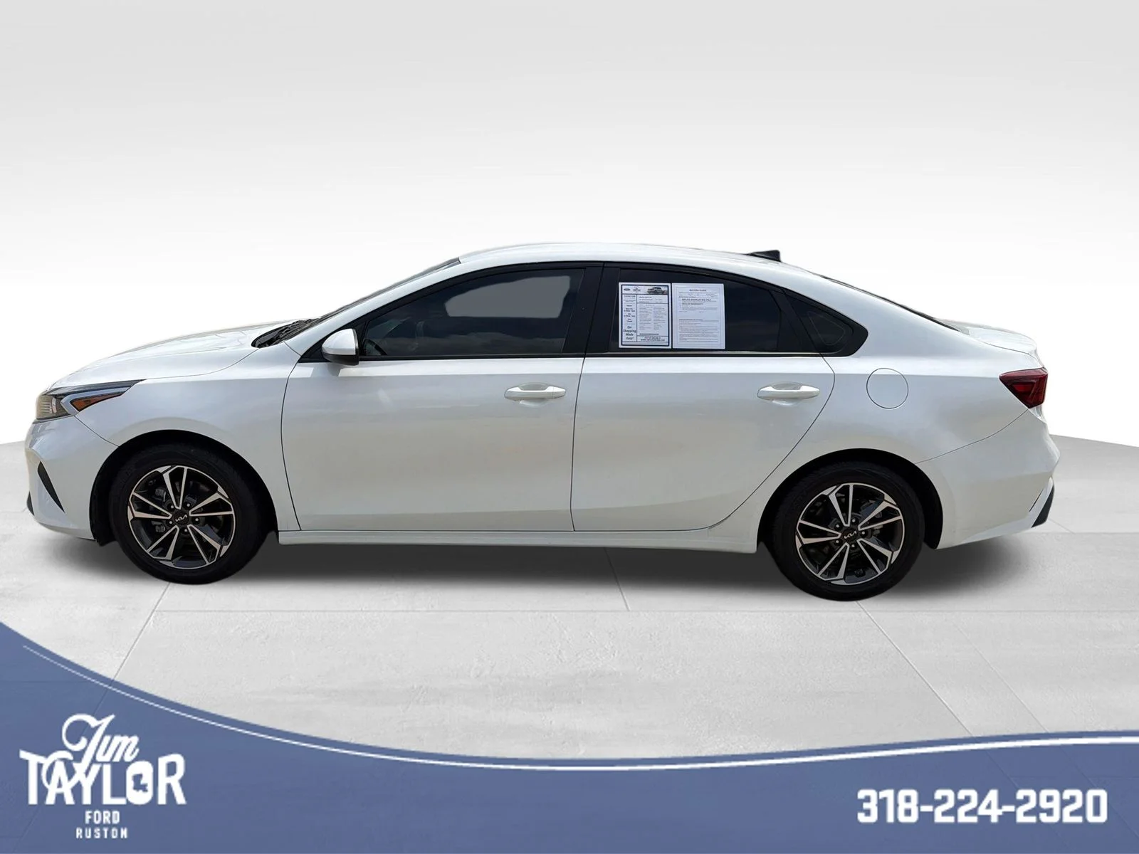 Used 2023 Snow White Pearl Kia LXS image 7
