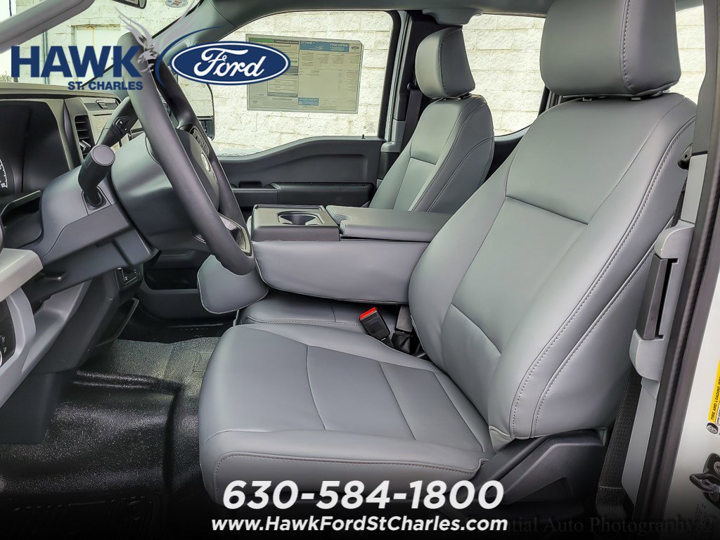 New 2026 Oxford White Ford F-250® XL image 8