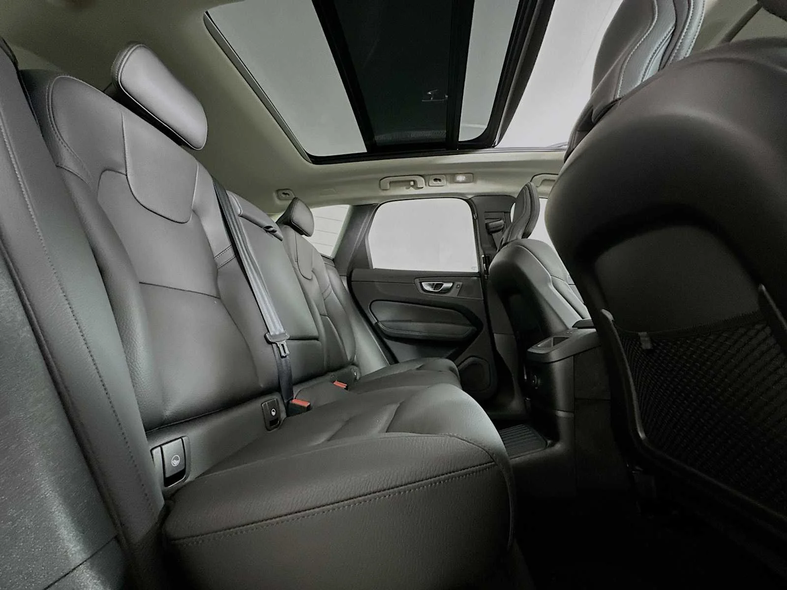 2025 Volvo XC60 Plus - Photo 25