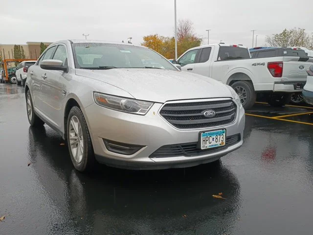 Used 2016 Silver Ford SEL image 1