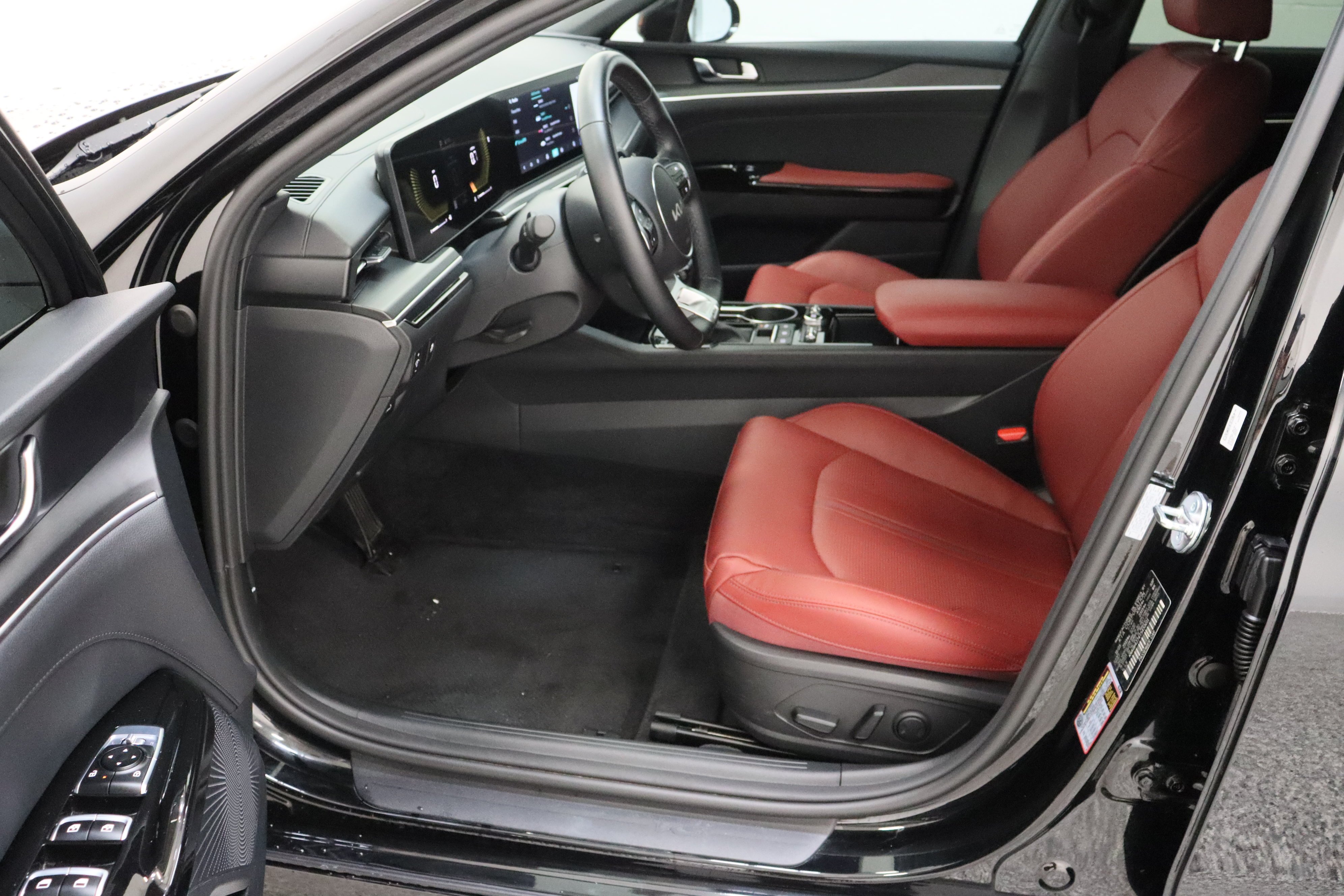 Used 2026 Aurora Black Pearl Kia GT-Line 2.5L image 14