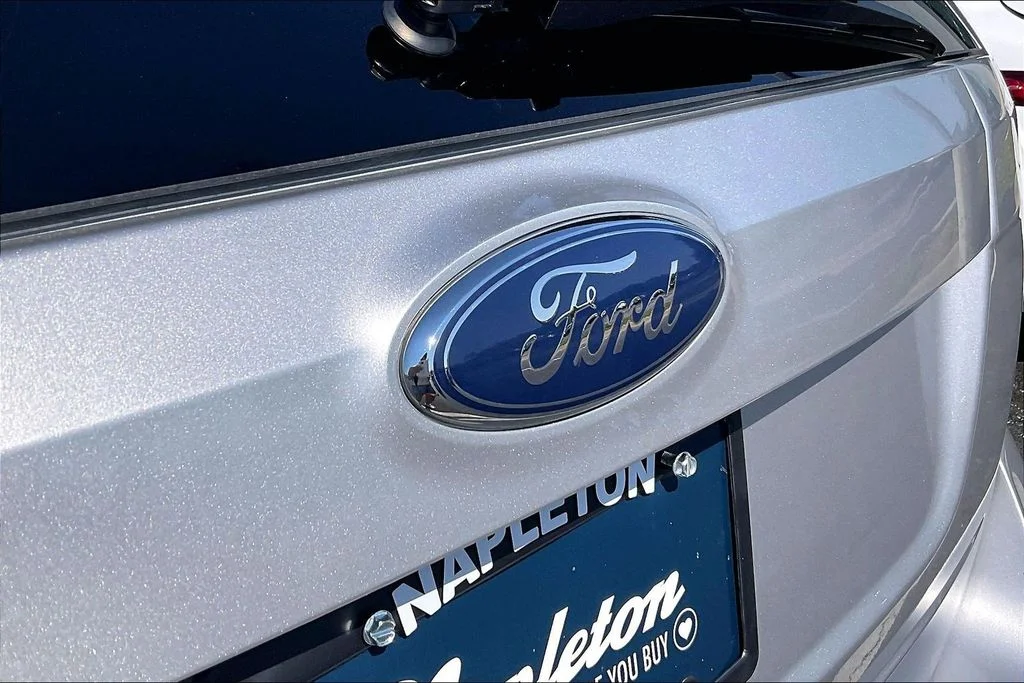 Used 2010  Ford SE image 7