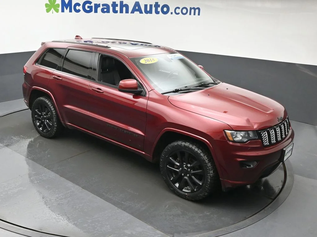 Used 2018 Red Jeep Altitude image 3