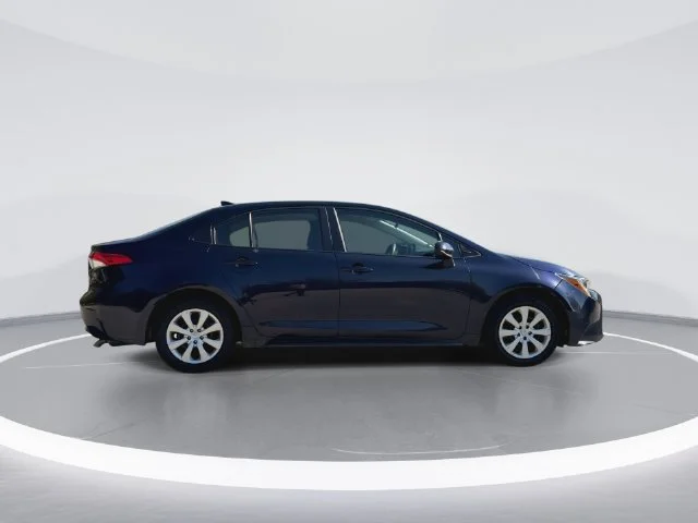 Used 2024  Toyota LE image 9