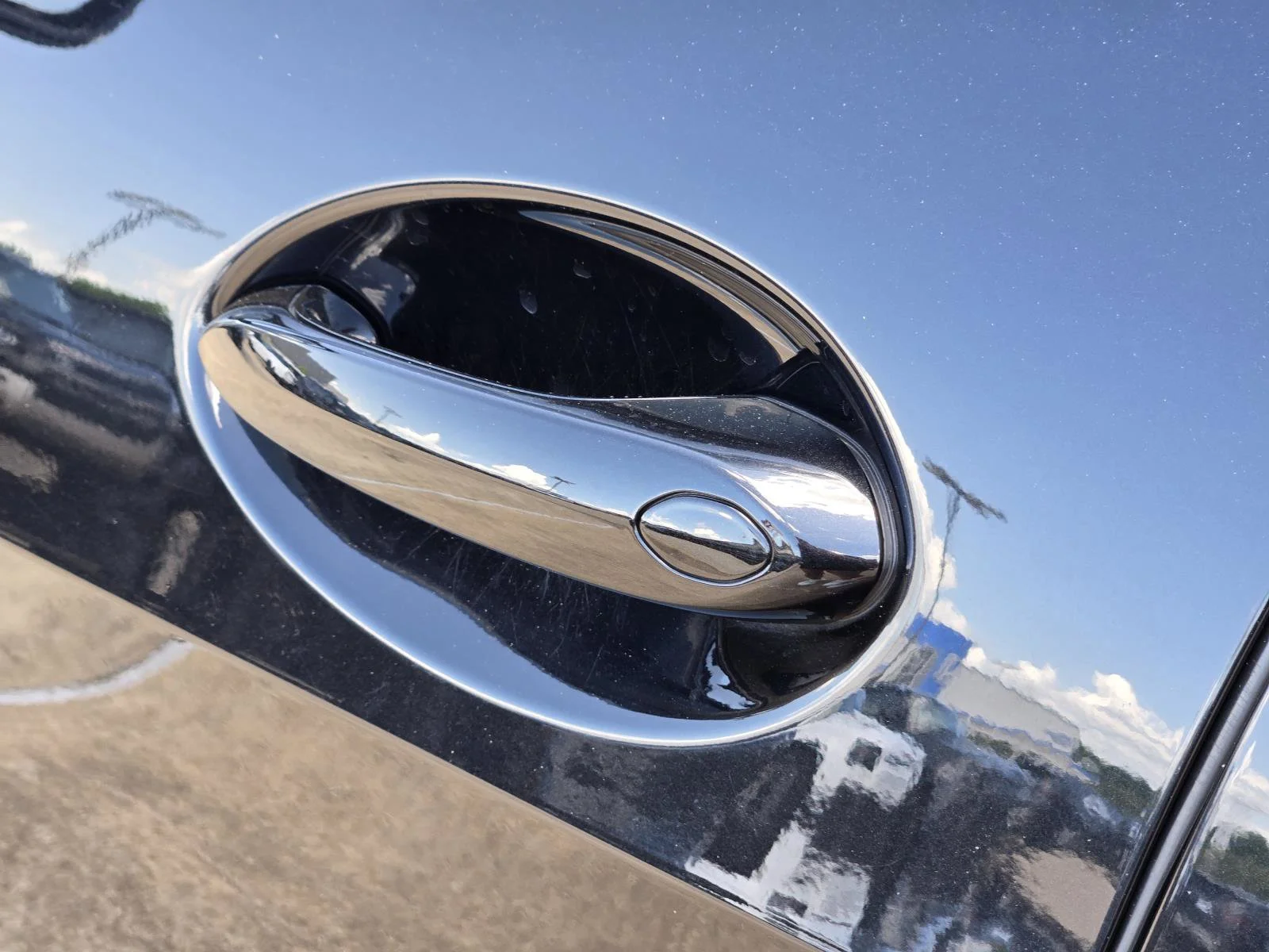 Used 2024 Black Sapphire Metallic BMW M60i image 39