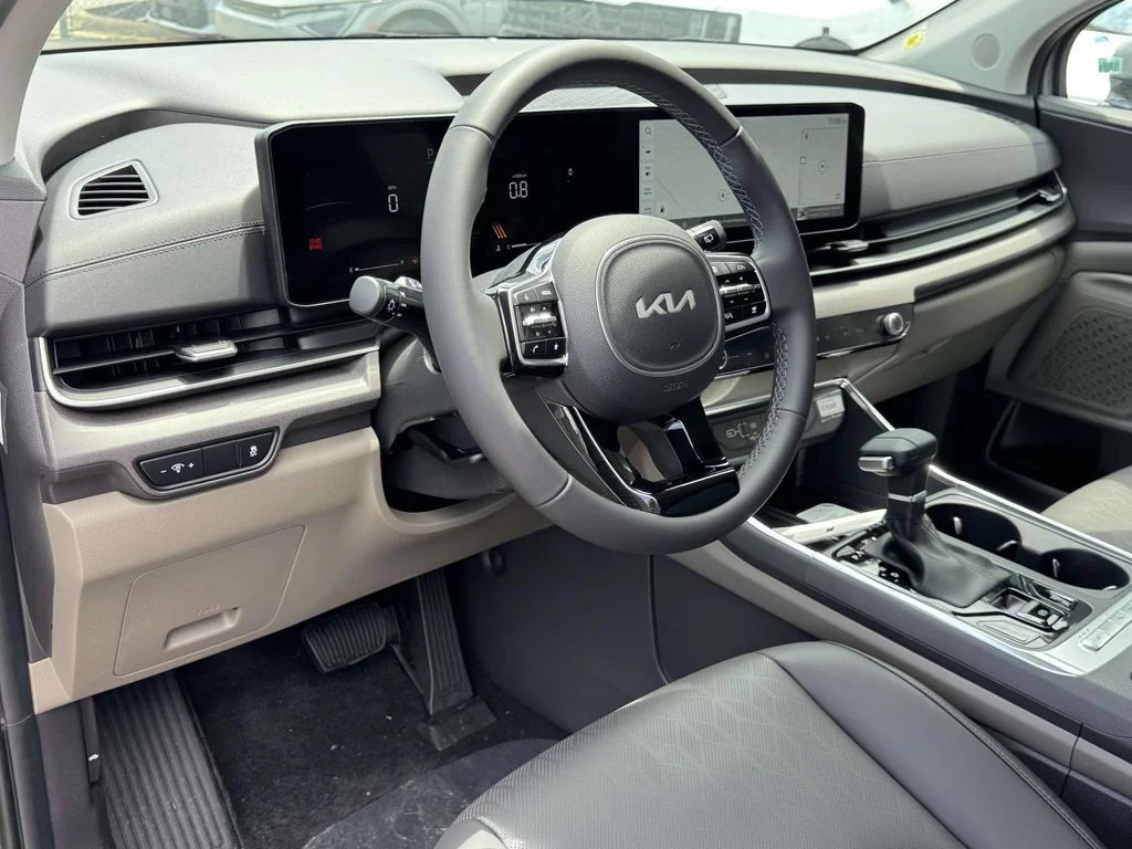 New 2026 White Kia EX image 2