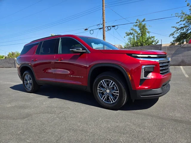 2025 Chevrolet Traverse LT