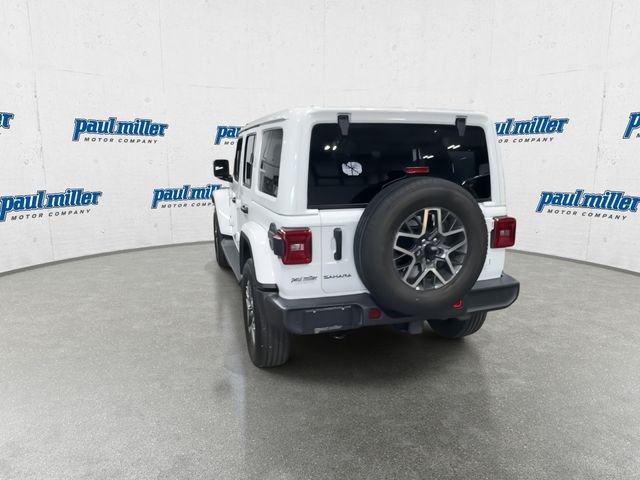 Used 2025 White Jeep Sahara image 9